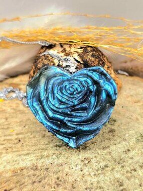 Nature Labradorite Flashy Rose Heart Pendant Necklace